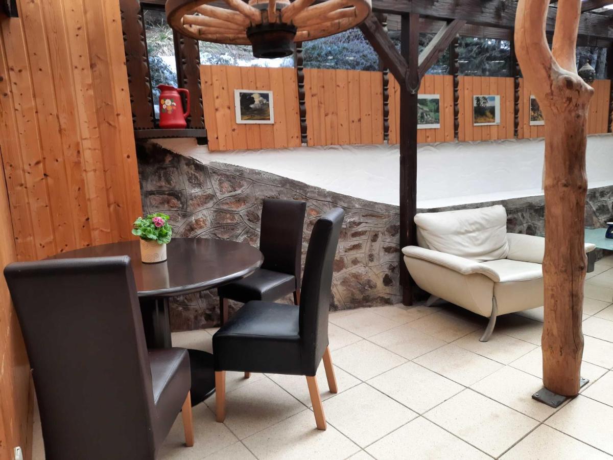 Haus Waldeck Apartman Furtwangen Kültér fotó